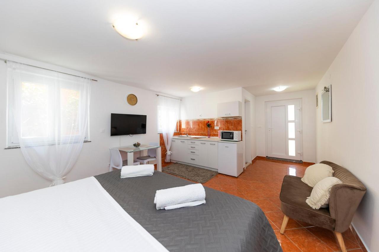 Apartmani Valentina *
