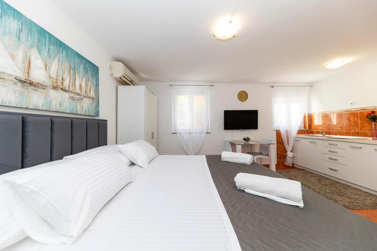 Apartmani Valentina *