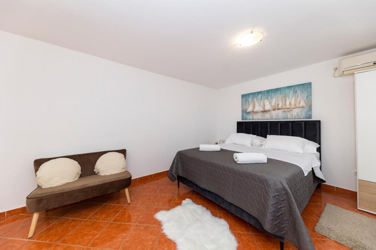 Apartmani Valentina *