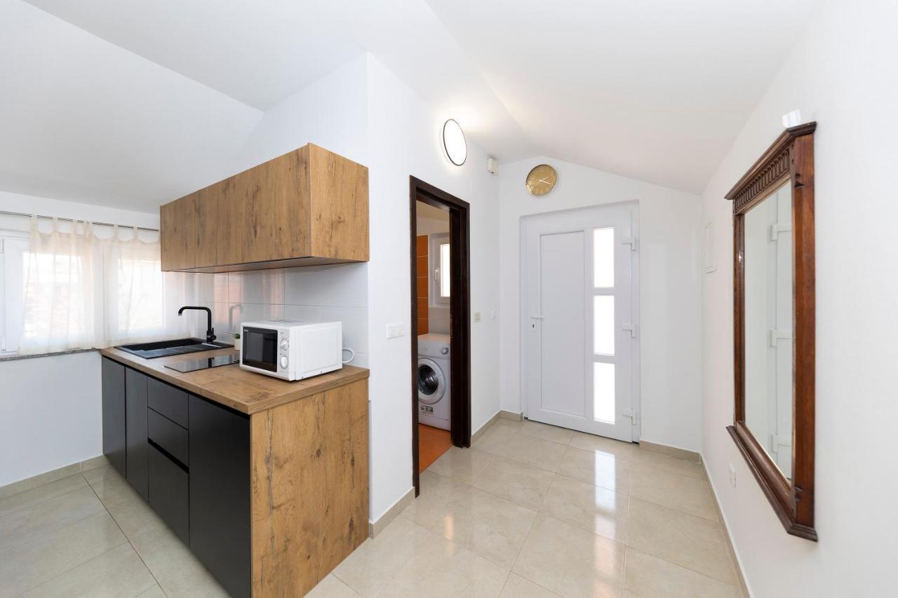 Apartment Apartmani Valentina *