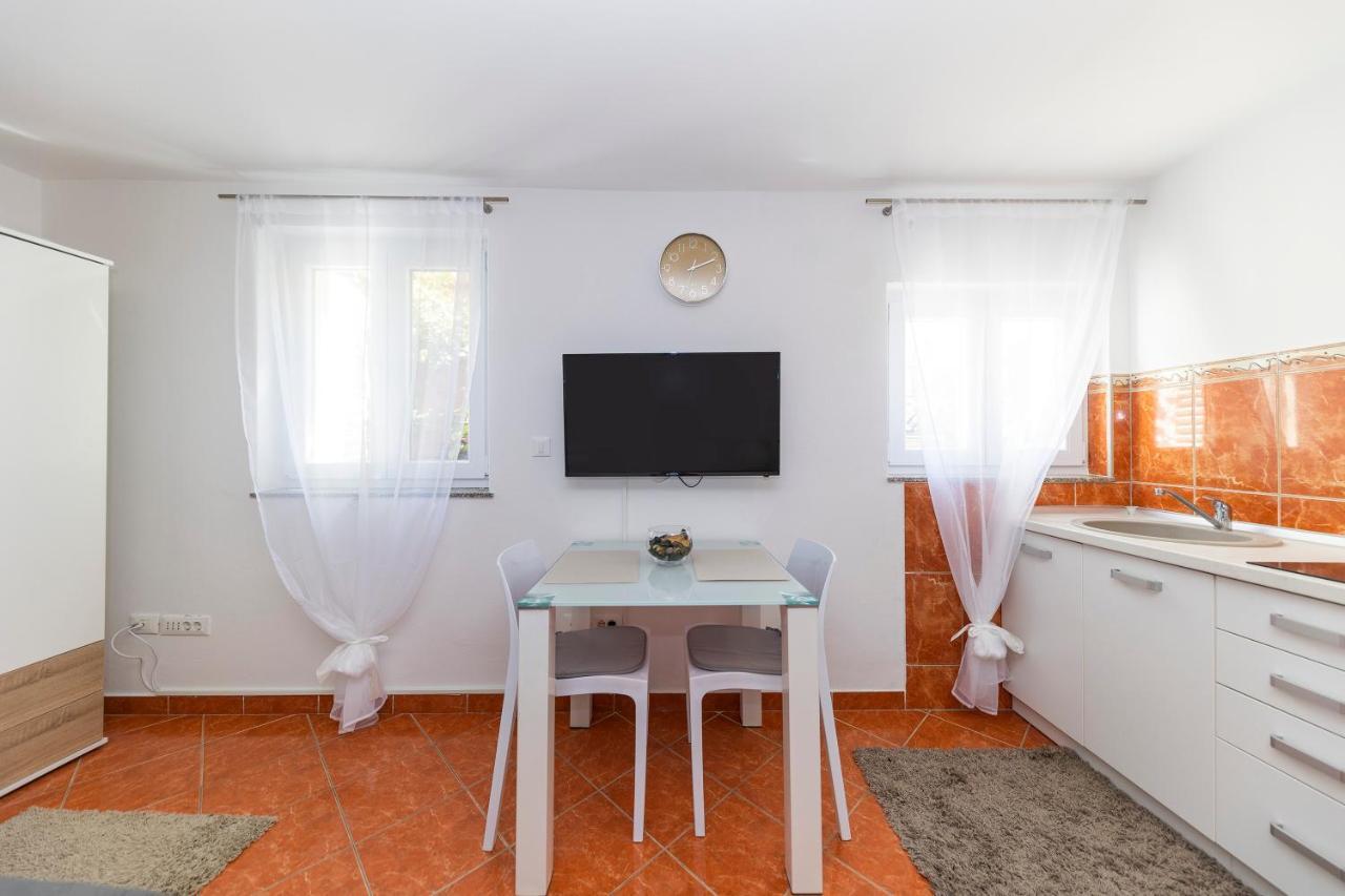 Apartmani Valentina *