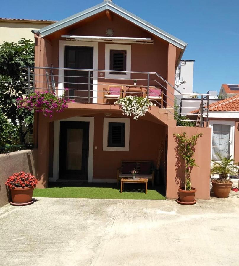 Apartment Apartmani Valentina *